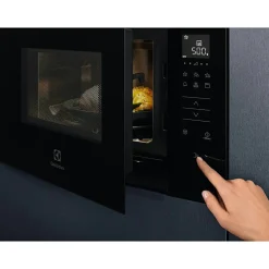 KMFD172NB800 TouchOpen med Grillfunktion