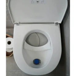 Tiny® urinseparerande toalett med urinledning